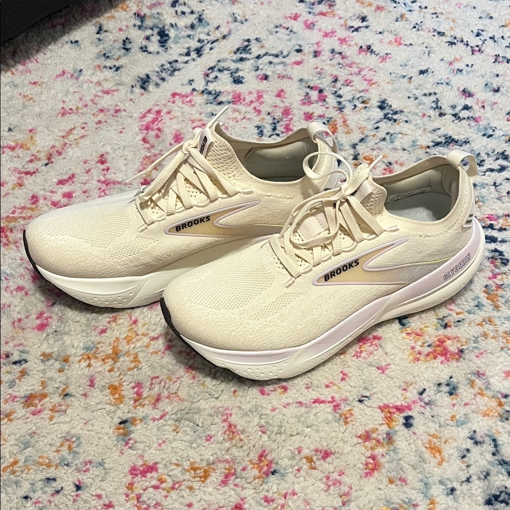 Brooks Women's Glycerin Running Shoe NWOT